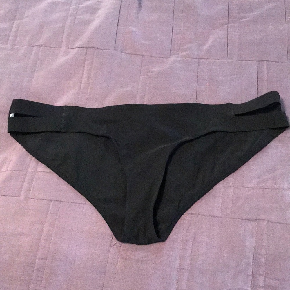 Lululemon bikini bottoms Size 10